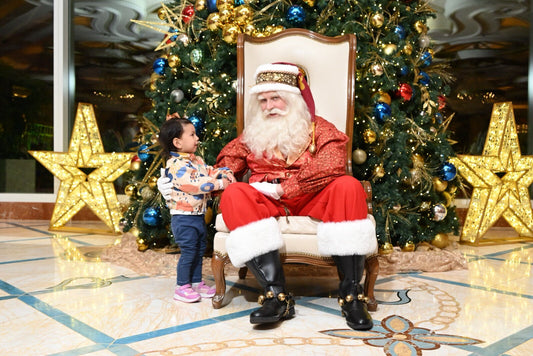 🎅 The Iconic Santa Claus Look: A Spotlight on Santa’s Boots and Shoes