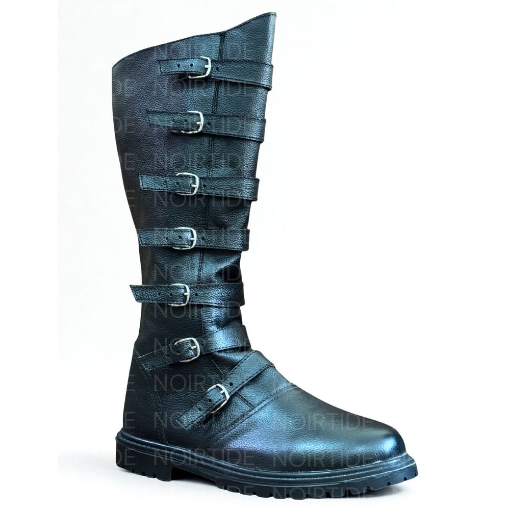 Botas renacentistas hasta la rodilla con múltiples hebillas personalizadas