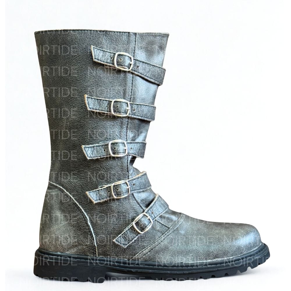 Botas renacentistas hasta la rodilla con múltiples hebillas personalizadas