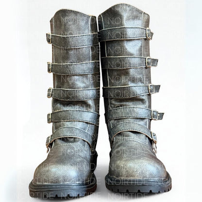 Botas renacentistas hasta la rodilla con múltiples hebillas personalizadas